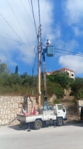 بلدية كفردونين: انطلاق أعمال تأهيل شبكة الكهرباء وإعادة الإنارة تدريجياً